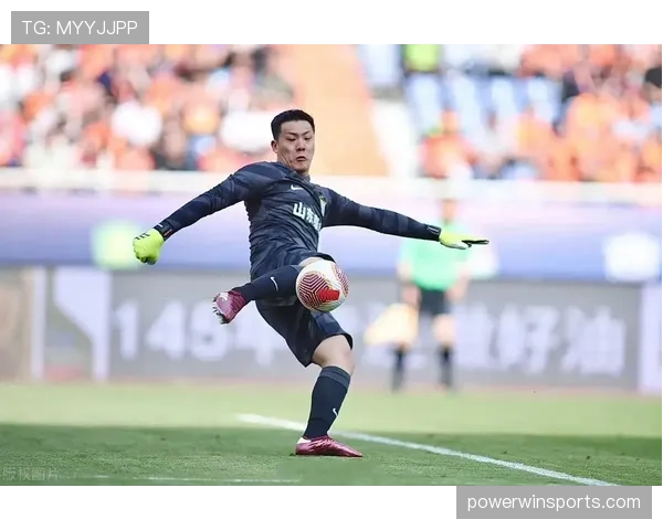 泰山王大雷继续镇守球门,门将位置轮换暂无调整计划 泰山王大雷继续镇守球门,门将位置轮换暂无调整计划